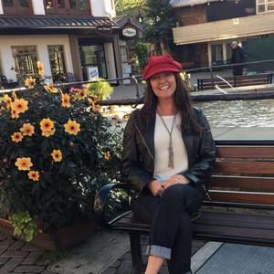 Meet your Posher, Lisa